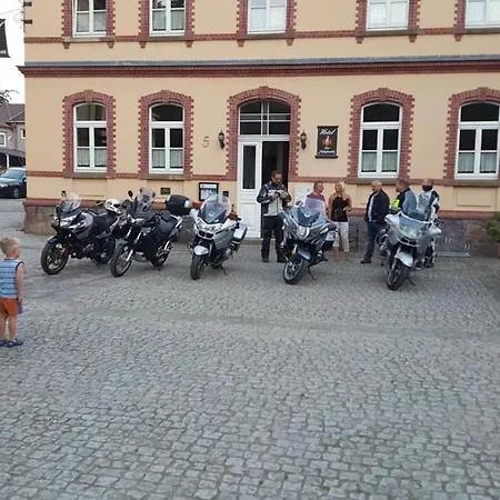 فندق Zur Schlossmuehle 2*