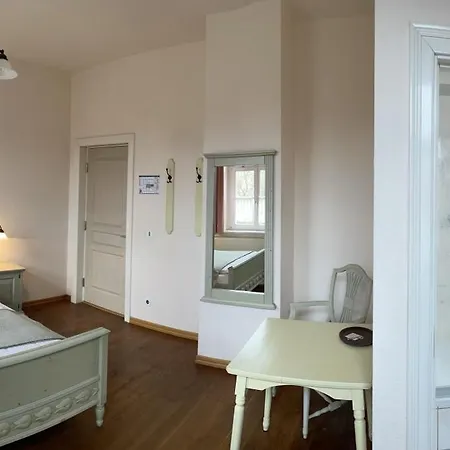 Zur Schlossmuehle 2*