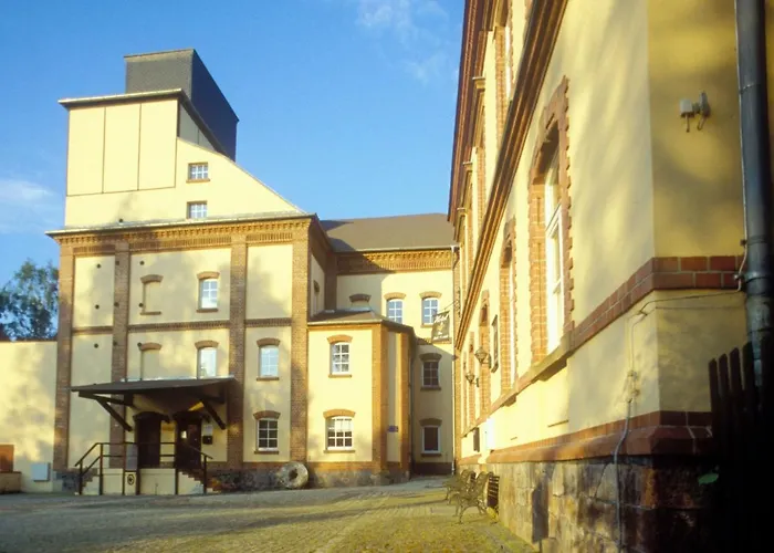 Hotel Zur Schlossmuehle 2*
