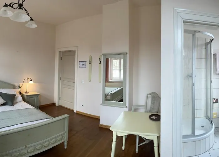 Zur Schlossmuehle 2*